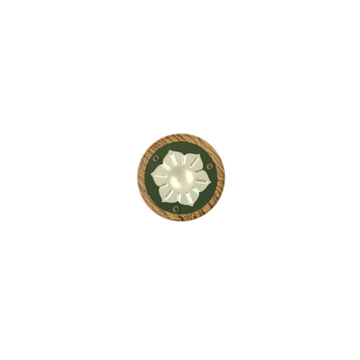 Lotus Vaporizer Kit Detailansicht mit einzigartigem Design und Flammenheizung zur Dampferzeugung.