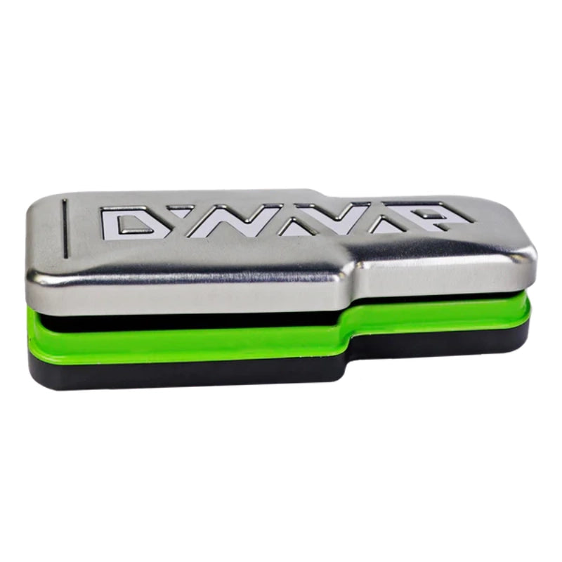 DynaVap M7 XL tragbarer Vaporizer mit Metallkappe und grünem Gehäuse