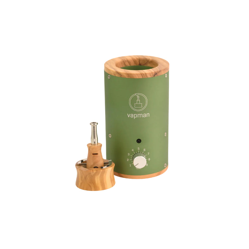 INHALE Vapman x Station Bundle mit Vapman 2.0 in Olivenholz vor grüner Heizstation